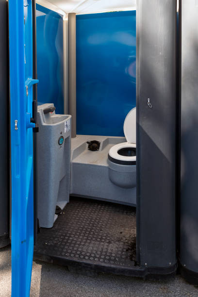 Best Porta potty rental near me  in Sutherlin, OR
